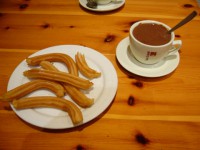 Churros con chocolate.